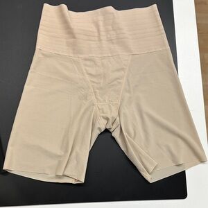 2 Pair Women’s Black & Tan Color Compression Highwaisted Shorts